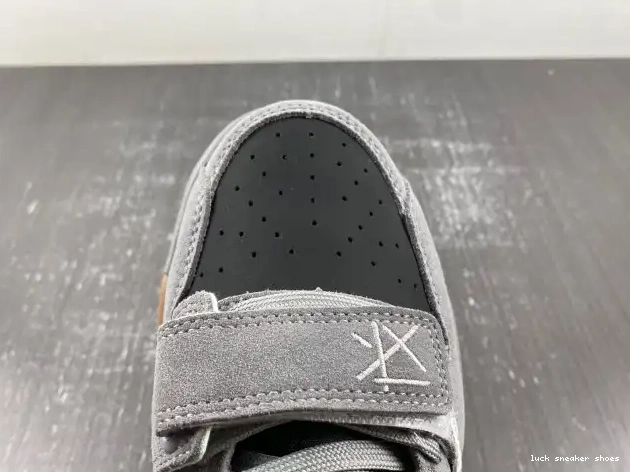 Reps LUCY X CHECK JORDAN FZ8117-001 THE CUT TRAVIS SCOTT 0501